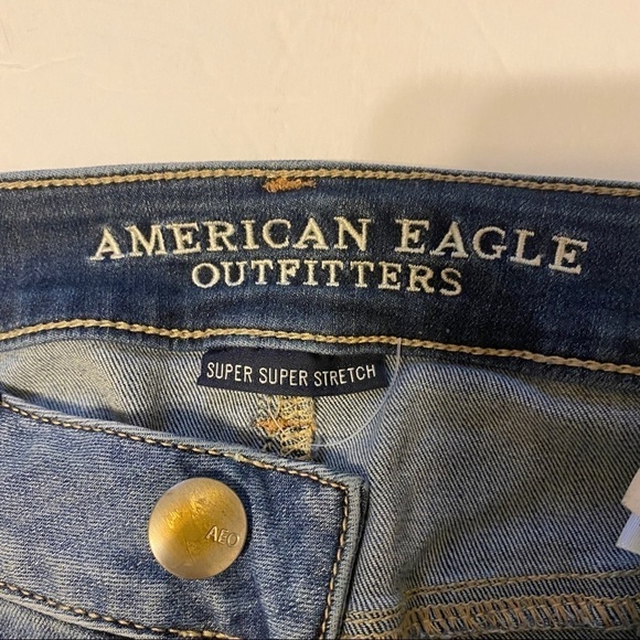 AE American Eagle outfitters butterfly destroyed Tomboy jeans size 6 regular - Picture 11 of 12